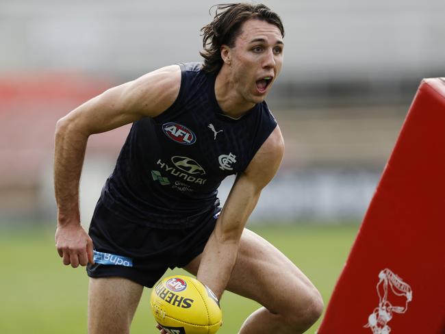 NCA. MELBOURNE, AUSTRALIA. August 31,   2024. AFL . Carlton training at Princes Park.  Oliver Hollands of the Blues during todays training session   . Pic: Michael Klein