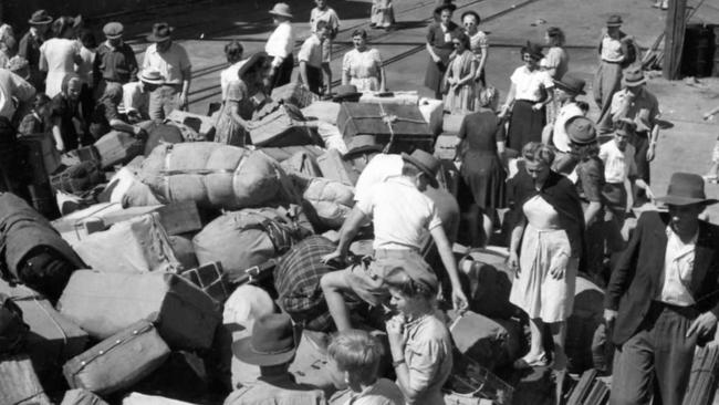 Immigrants arriving in Fremantle in 1950.