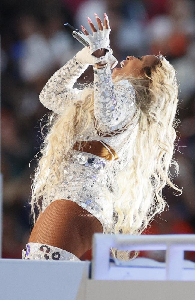 Mary J. Blige performs during the Pepsi Super Bowl LVI Halftime Show. Picture: Getty