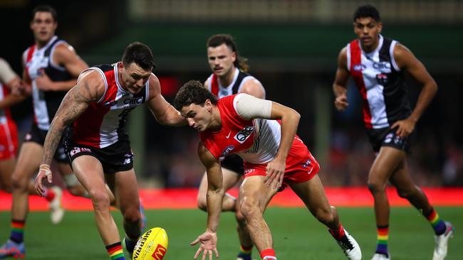 SYDNEY, AUSTRALIA – JUNE 08: Sam Wicks of the Swans in action during the round 13 AFL match between Sydney Swans and St Kilda Saints at Sydney Cricket Ground on June 08, 2023 in Sydney, Australia. (Photo by Jason McCawley/Getty Images)