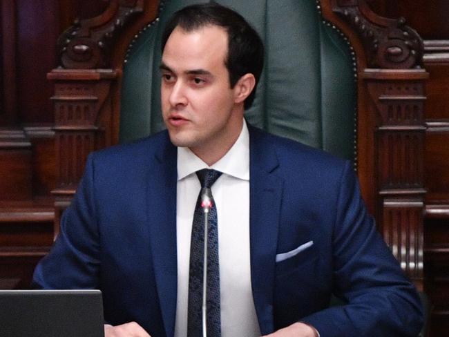 Newly elected Speaker of the House Vincent Tarzia speaks at the first Parliamentary sitting since the state election at Parliament House in Adelaide, Thursday, May 3, 2018. (AAP Image/David Mariuz) NO ARCHIVING