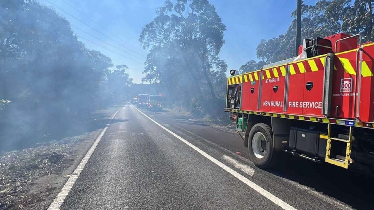 Bushfire at Bulli, Princes Hwy contained, lanes reopened | Daily Telegraph