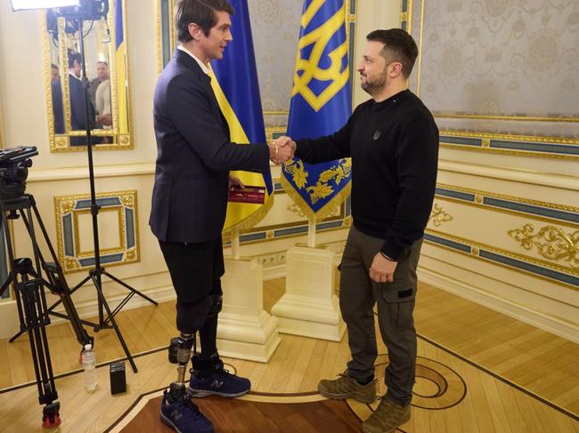 Zelenskyy commended Fox News journalist Benjamin Hall for his “outstanding” bravery. Picture: Office of the Ukrainian President