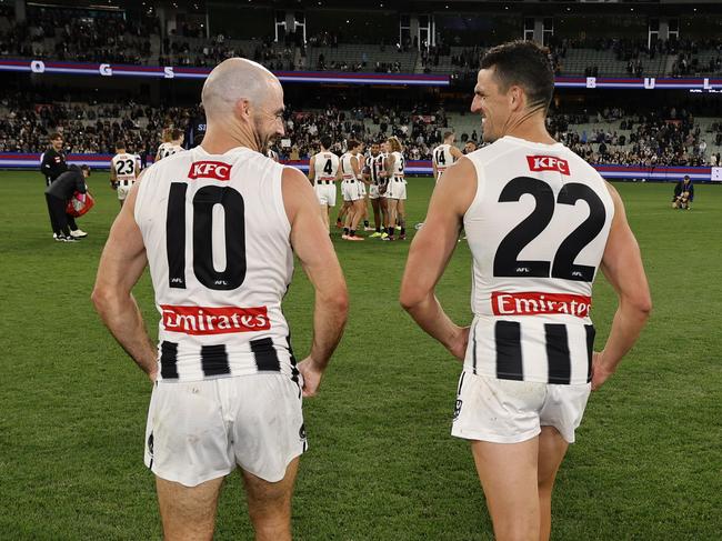 NCA. MELBOURNE, AUSTRALIA. 21th March, 2025 .  AFL Round 2. Footscray vs Collingwood at the MCG. Steele Sidebottom and Scott Pendlebury swapped jumpers after playing their 308th game together   . Picture: Michael Klein