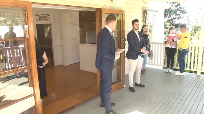 Replay: Brisbane house auctions - 108 Kitchener Rd, Ascot