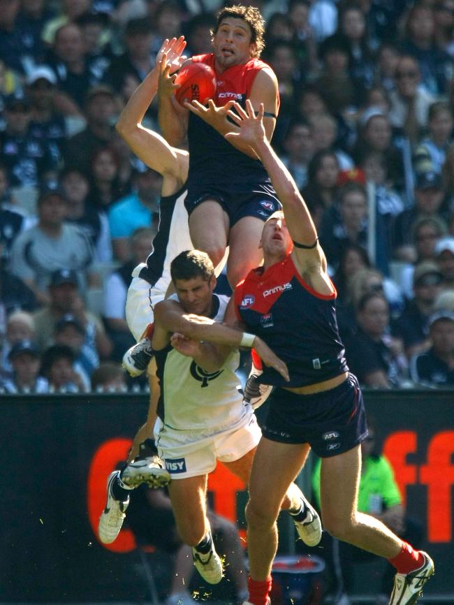 ’Robbo’ took this hanger against the Blues in 2005.