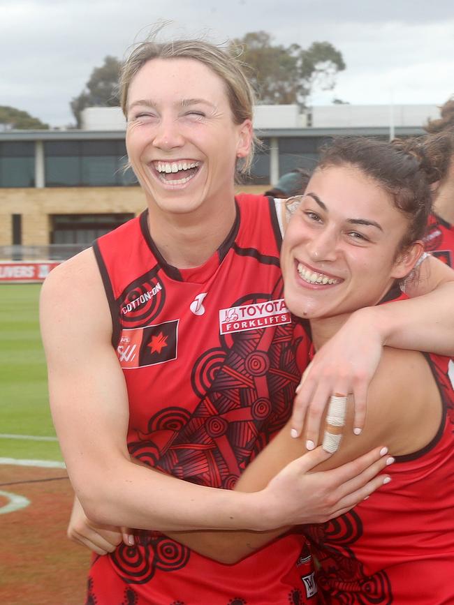 Sophie Van De Heuvel (left) plays for the Bombers. Picture: Getty Images