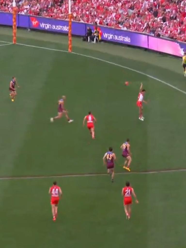 Justin McInerney didn't want to grab the ball. Credit: Fox Footy