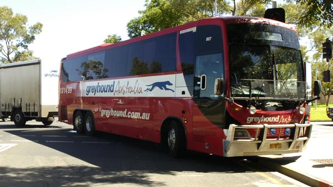 A Greyhound bus carrying around 100 passengers from Cairns ran out of fuel in the Alice Springs CBD this morning. The bus broke down in the middle of the Stott Terrace and Todd Street intersection.