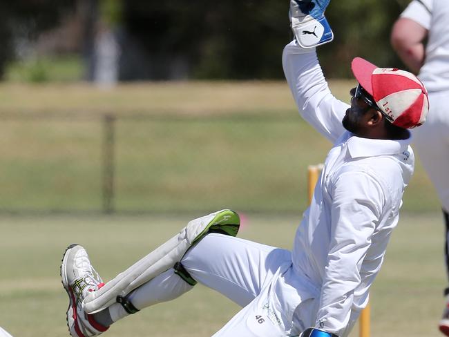 Dandenong District CA: Mordialloc v Parkfields, Ben Cavanagh Reserve, Mordialloc,  Andrew Keays was  batting for  Parkfields, Chathura Athukorala was bowling,    catch  -   keeper - Damith Mapa & Tim Richardson for Mordialloc, Picture Yuri Kouzmin