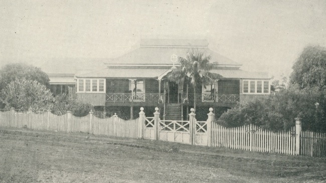 Convent and School, Childers, 1927. Originally John Pizzey’s home, the site was converted into a convent in 1920 and expanded with a school in 1926 that taught 100 pupils from surrounding districts. Source: The Burnett and Isis Pictorial via Centre for the Government of Queensland