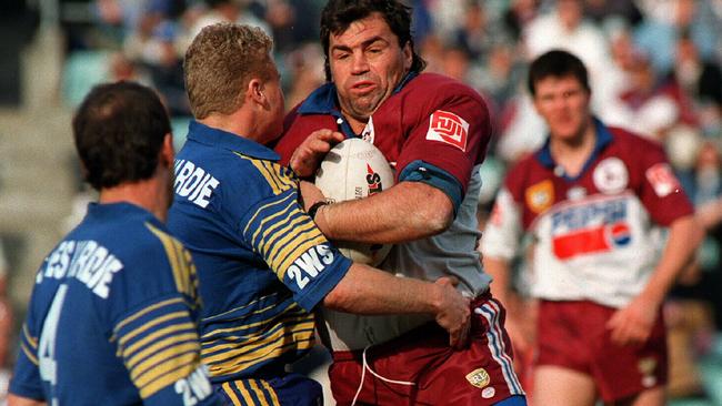 David Gillespie (ball). Parramatta v Manly. Winfield Cup 1995. Sport / Rugby League / Action