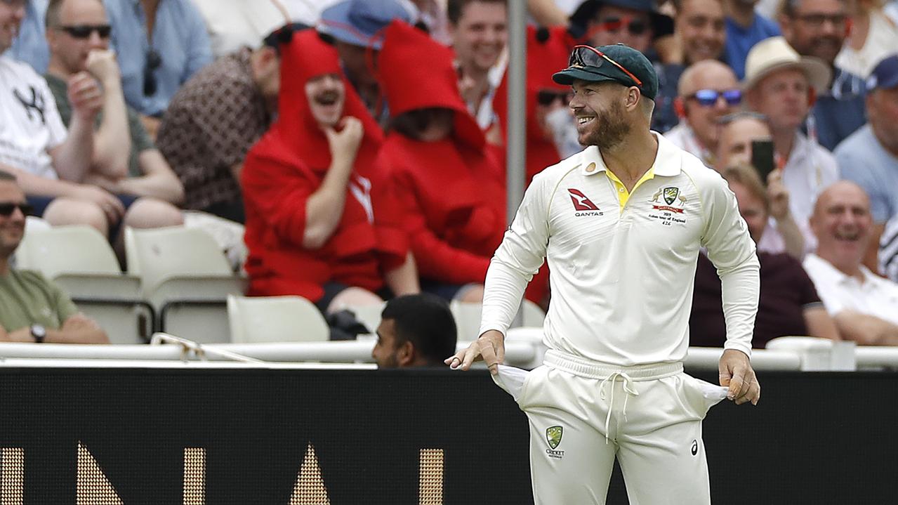 David Warner got in on the jokes, showing the crowd his empty pockets in 2019. (Photo by Ryan Pierse/Getty Images)