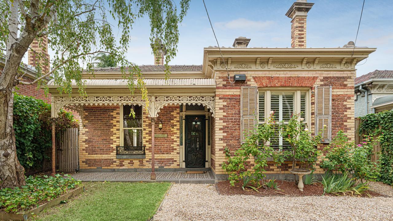 Toorak home of late music exec listed for surprise price