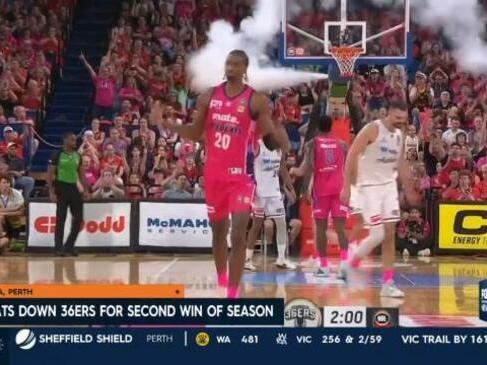 Perth Wildcats claw victory from struggling Adelaide 36ers