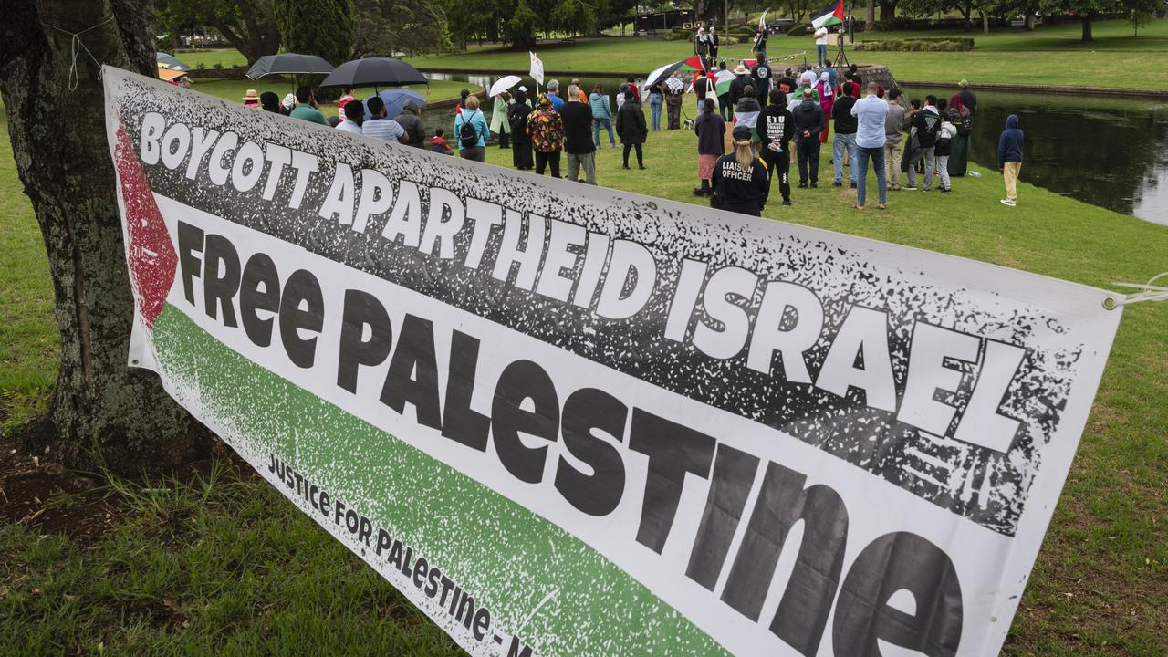 Toowoomba Vigil for Peace in Palestine at East Creek Park, Saturday, November 25, 2023. Picture: Kevin Farmer