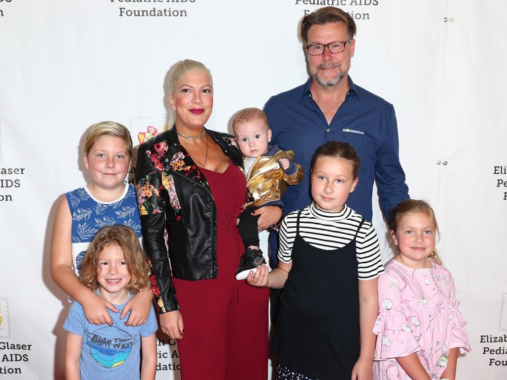 Tori Spelling, Dean McDermott and their family in 2017. Picture: Joe Scarnici/Getty Images for Elizabeth Glaser Pediatric AIDS Foundation