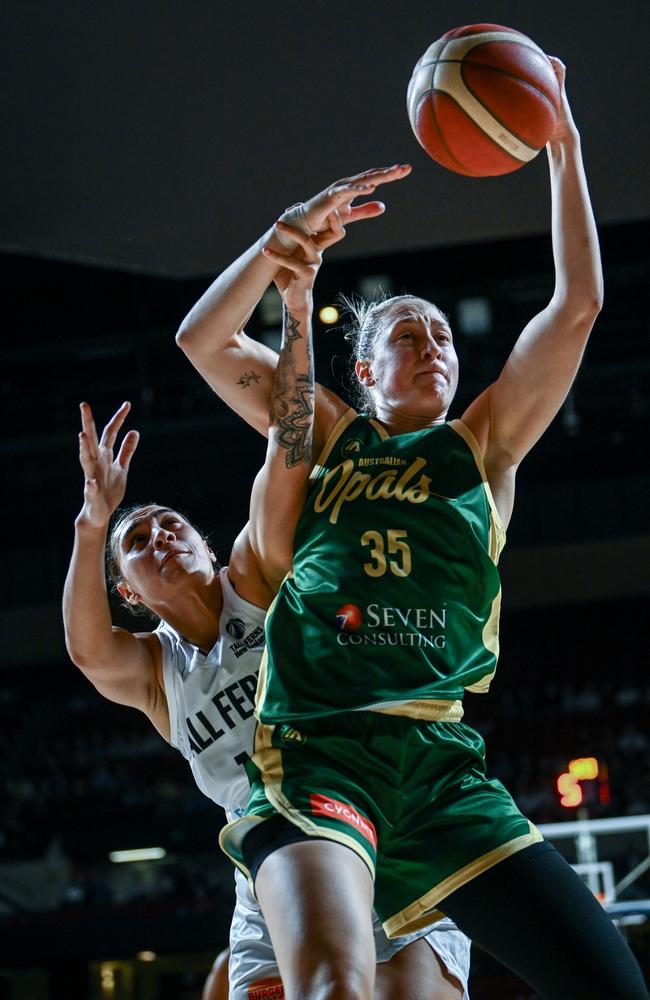 Opals’ Alex Sharp competes with NZ’s Sharne Robati. Picture: Getty Images