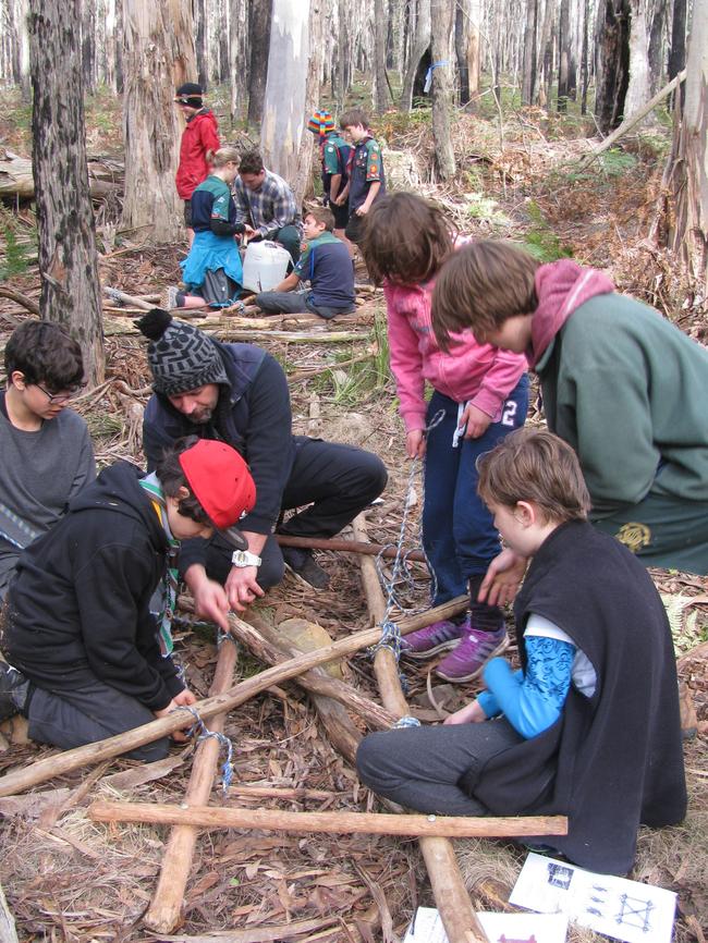 North Epping Scouts get busy on DoSomething Day 2016.