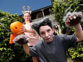 HOLD SPEAK TO COURIER MAIL PIC DESK Laura (11) and Angus Pearl (9) who are excited for some tick or treating this Halloween.  Pic Peter Wallis