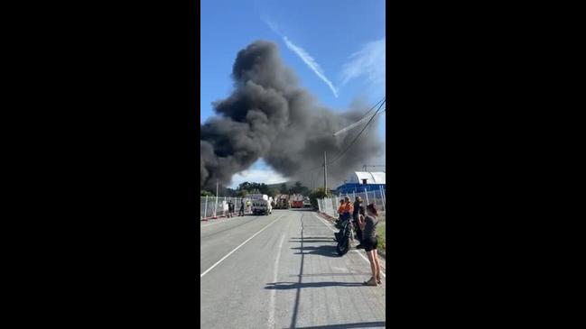 Trucks burning in Gold Coast industrial fire | Townsville Bulletin