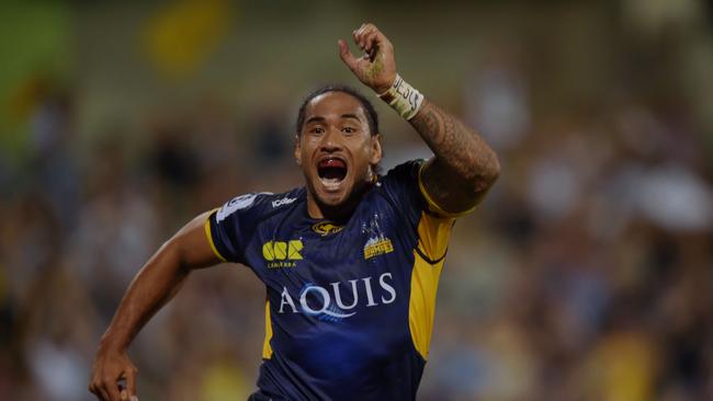 Joe Tomane of the Brumbies celebrates after scoring a try during the Round 2 Super Rugby match between the Brumbies and the Waratahs at GIO Stadium in Canberra, Friday, March 4, 2016. (AAP Image/Lukas Coch) NO ARCHIVING, EDITORIAL USE ONLY