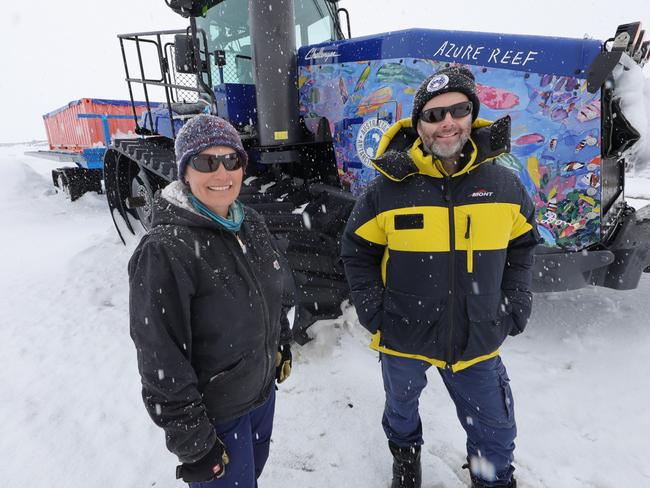 Traverse leader Sharon Labudda and traverse capability senior project officer Tim Lyons. Picture: AAD