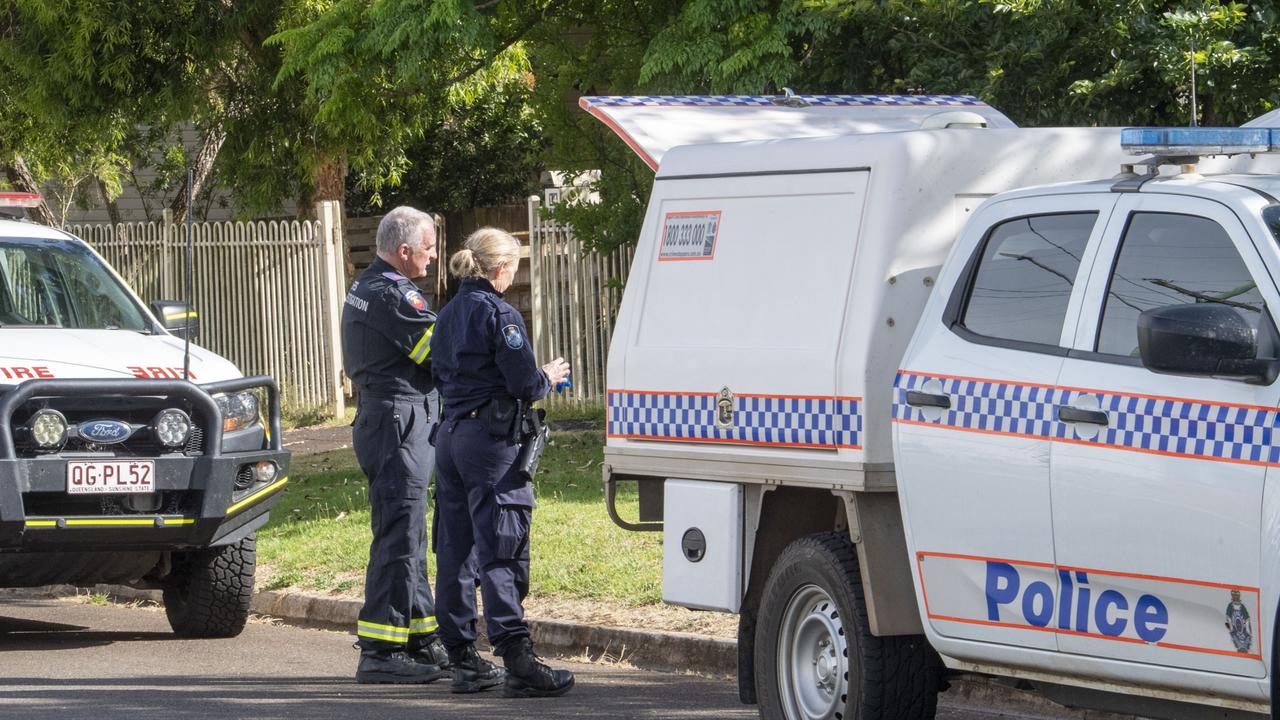 QFES fire investigation and QPS. Picture: Nev Madsen.