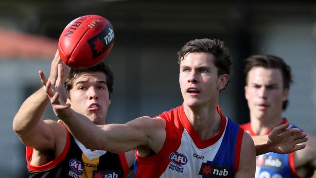 Charlie Comben gathers possession for Gippsland Power in the NAB League.