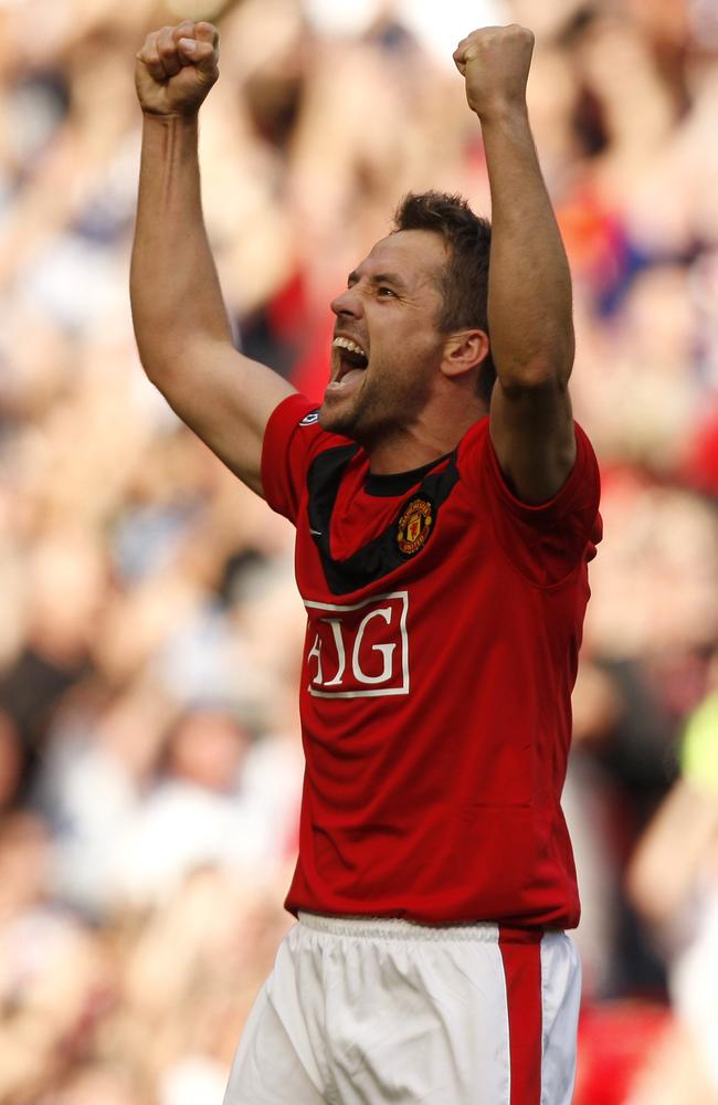 Michael Owen celebrates his winner in United’s 4-3 victory over City in 2009.