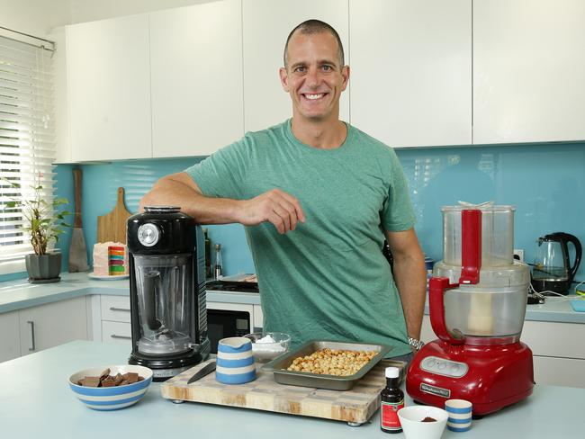 Fast Ed Halmagyi whips up a homemade choc-nut spread.