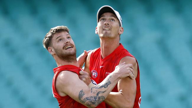 Sydney's Peter Ladhams and Sydney's Lachlan McAndrew during Sydney Swans training at the SCG on May 18, 2023. Photo by Phil Hillyard(Image Supplied for Editorial Use only - **NO ON SALES** - Â©Phil Hillyard )