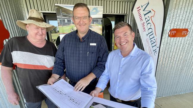 Member for the Dubbo electorate Dugald Saunders with Macquarie Home Stay Managing Director Rod Crowfoot and patient Owen Campbell, from Gwabegar (between Coonamble and Narrabri).