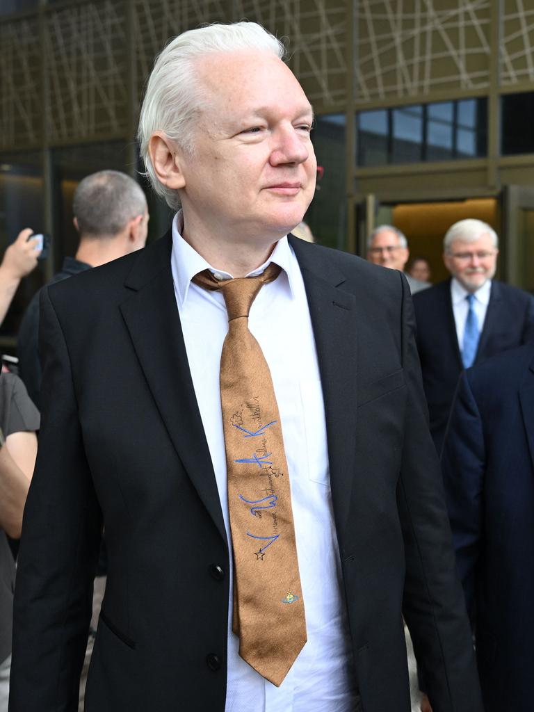 Julian Assange leaves the US Federal Courthouse in Saipan a free man for the first time in 14 years. Picture: Yuichi Yamazaki / AFP