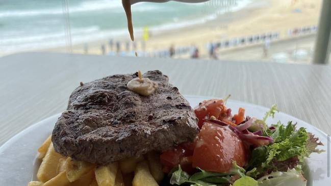 North Bondi RSL offers dining with a view of world-famous Bondi Beach.