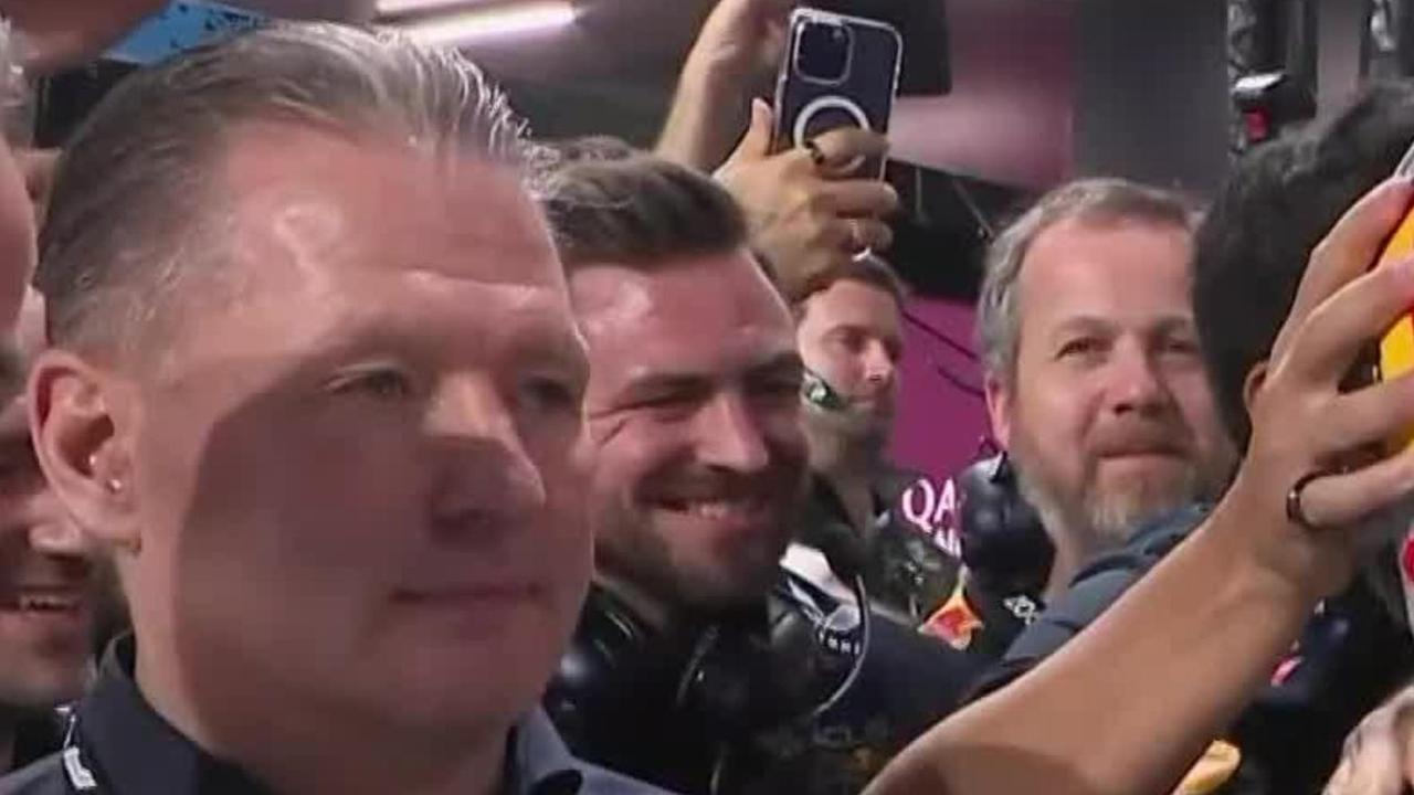 Perayaan antusias Jos Verstappen.  (Foto: Disediakan)