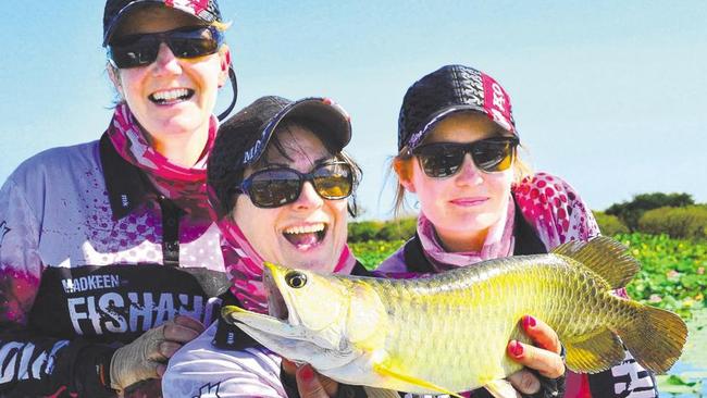 Vicki Lear, Jo Starling and Bec Roberts of Team Barra’Prentice – pictured with Champion Angler Jo’s saratoga – won Champion Team at this year’s SWB Barra Challenge