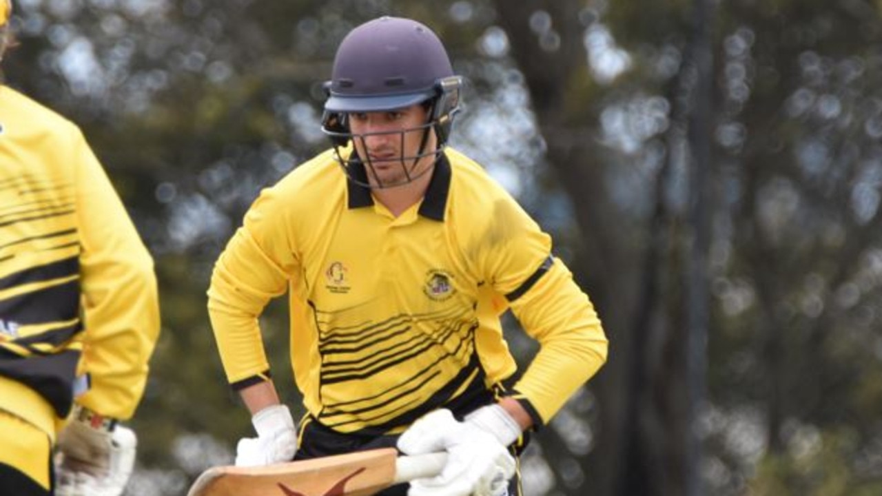 Josh Windus batting for Grovedale. Picture: Wes Cusworth.