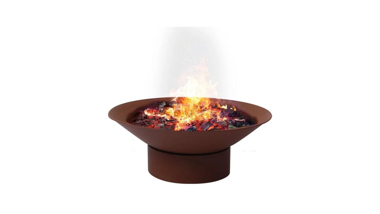 Sello 2-in-1 Steel Fire Pit. Image: OzSale.