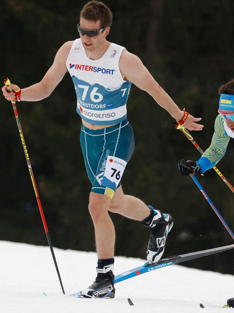 Australia's Mark Pollock casually skis past a rival.