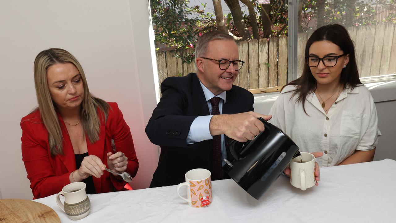 Labor leader Anthony Albanese pours a cuppa for Lydia Pulley, who is an East Gosford renter struggling to enter the housing market. Picture: Liam Kidston