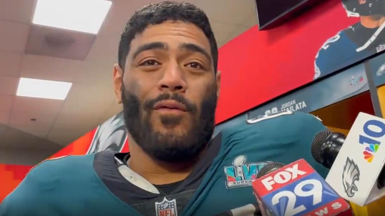 NFL 2023: Philadelphia Eagles Jordan Mailata lifts teammate like he weighs  nothing