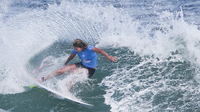 Stephanie Gilmore will face reigning champion Carissa Moore in the quarter-finals of the Rio Pro