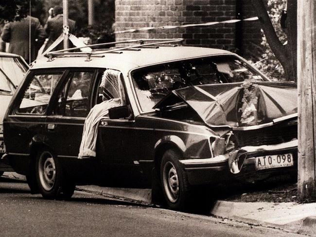 11/10/1988. Graeme Jensen lies slumped in driver's seat after being shot dead by Victorian police in Narre Warren, believed in retaliation for ambush of two policemen in Walsh Street. Victoria / Police / Shootings.1988. Graeme Jensen's smashed car after police shot him dead. Narre Warren. Melbourne.