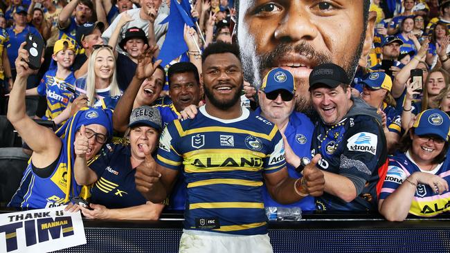 Maika Sivo of the Eels celebrates with fans following the Second NRL Elimination Final between the Parramatta Eels and the Brisbane Broncos at Bankwest Stadium in Sydney, Sunday, September 15, 2019. (AAP Image/Brendon Thorne) NO ARCHIVING, EDITORIAL USE ONLY