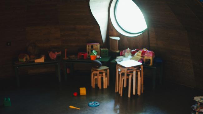 A mother has asked if it's normal for a Montessori centre to leave their lights off during the day. Image: iStock