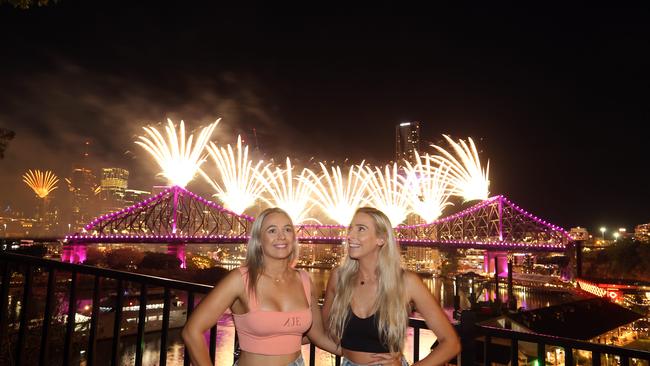 Riverfire 2021.Maddison Fox and Ashlee Cook (L).25 September 2021 Brisbane Picture by Richard Gosling