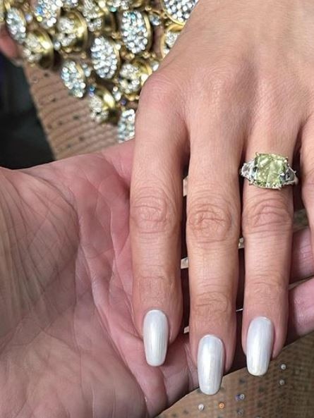 JLo’s second engagement ring from Ben. Credit: Instagram