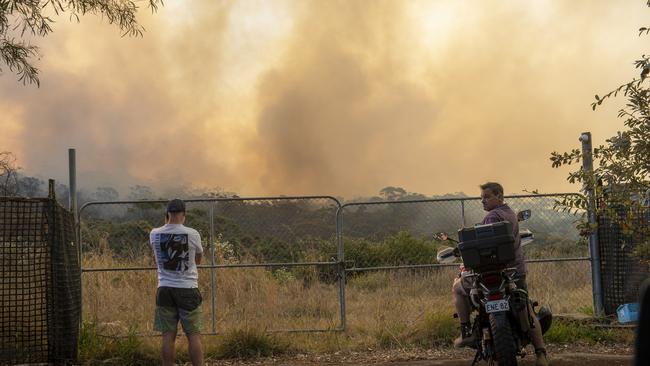 Oxford Falls residents are being urged to prepare for an ember attack as the bushfire blazes. Picture: NewsWire / Jeremy Piper