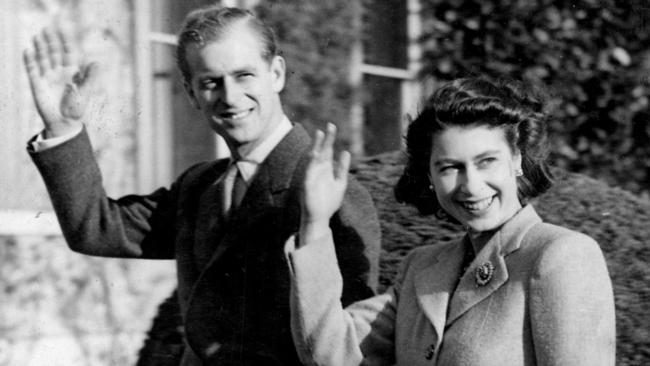 11/1947. Princess Elizabeth and the Duke of Edinburgh on their honeymoon home at Romsey. Queen Elizabeth II. Prince Philip. 1947. Picture: AP